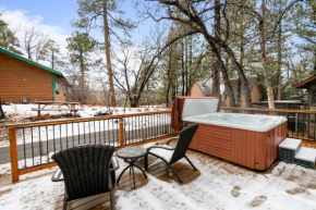 Hunter's House - Moonridge cabin with Hot Tub! Close to Slopes! Big Bear Lake